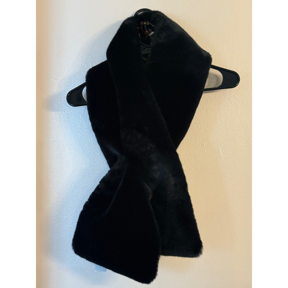 Black Faux Fur Stole Scarf with Leopard‎ Print Lining Pull Through Wrap - Picture 3 of 7
